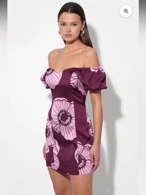 NWT Adelyn Rae Juno Poppy Mini Dress Burgundy Pink Satin Puff Sleeve Size M
